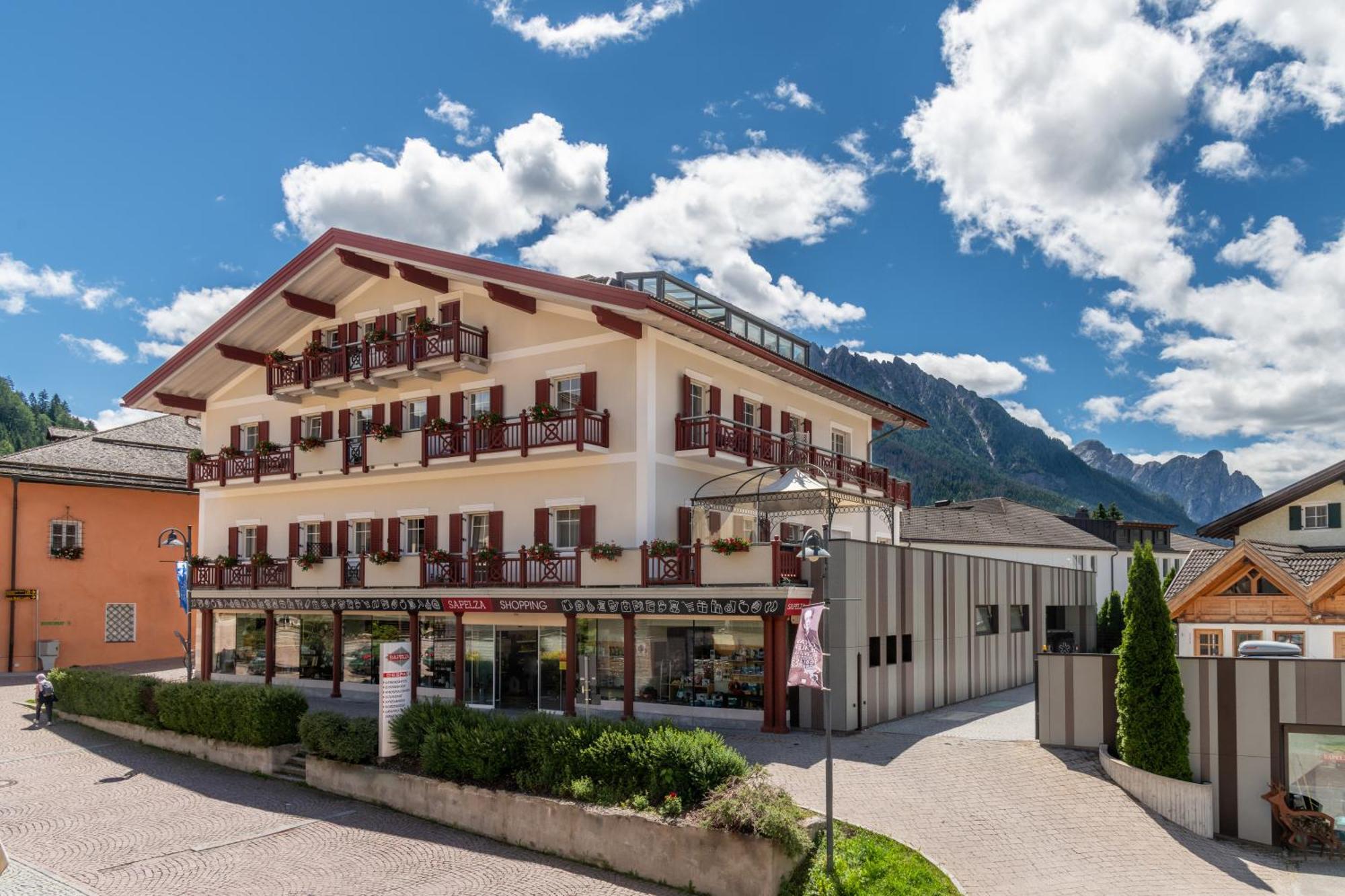 Sapelza Appartementhaus Добиако Екстериор снимка