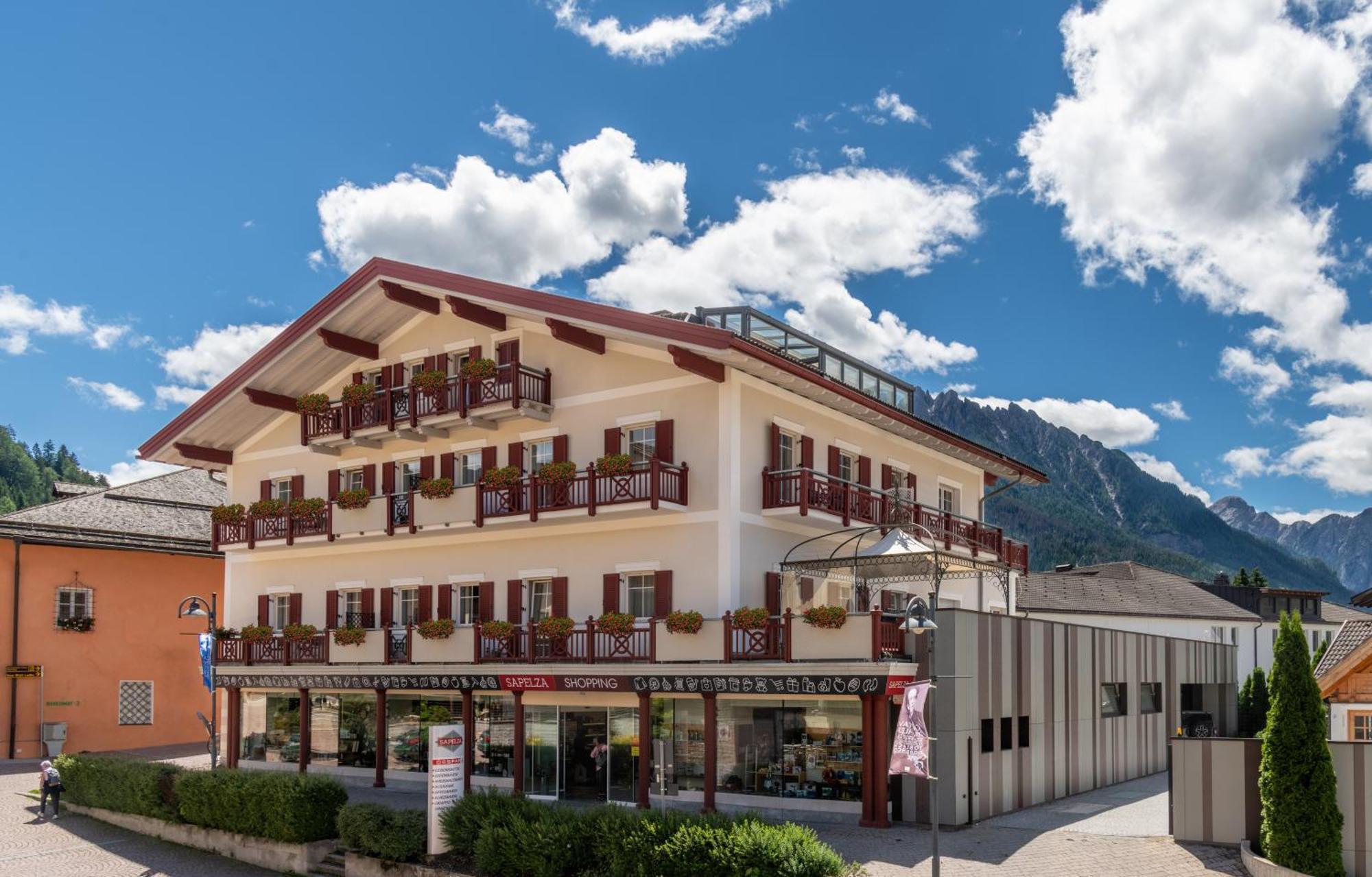 Sapelza Appartementhaus Добиако Екстериор снимка
